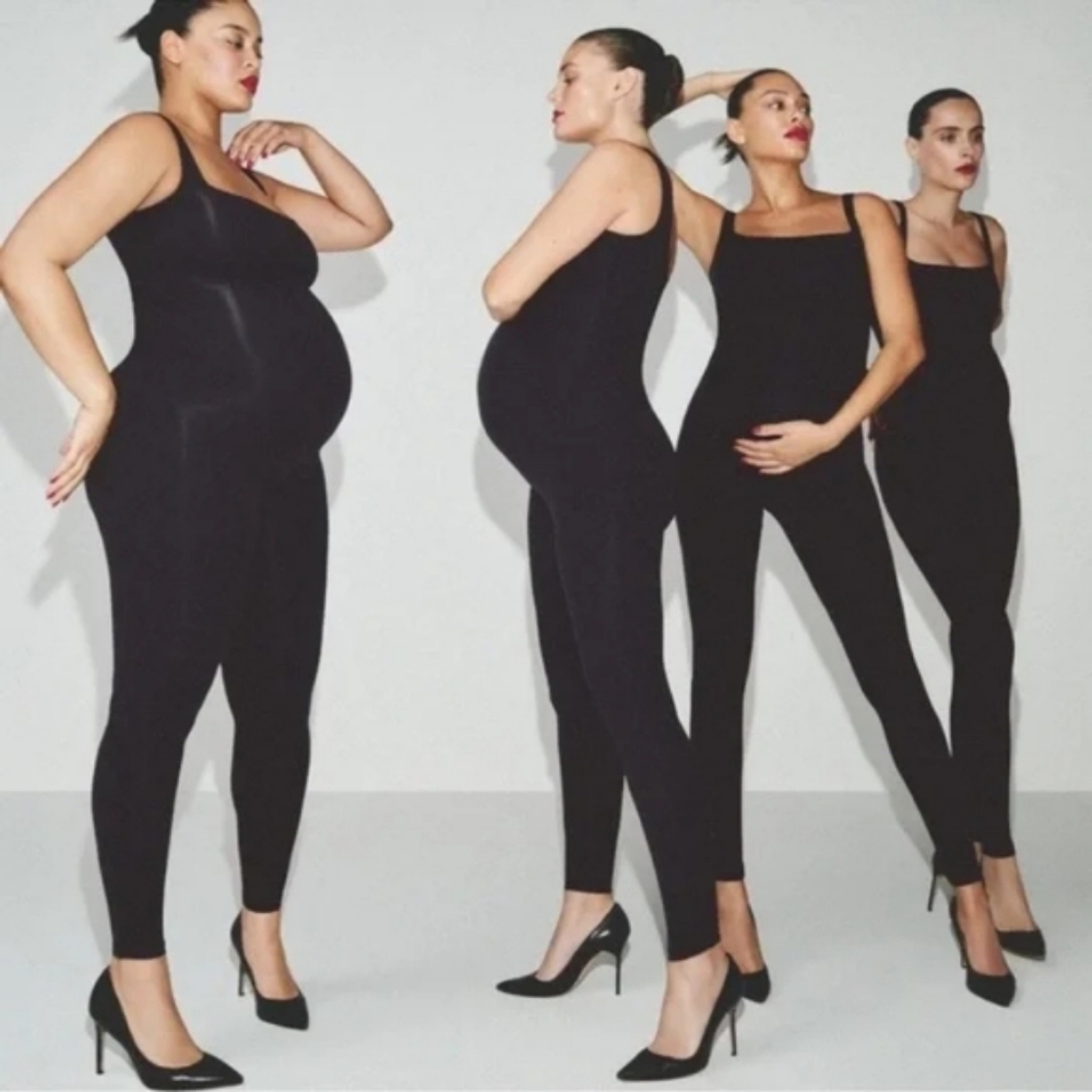 Skims Fits Everybody Maternity Catsuit - Picture 5 of 8